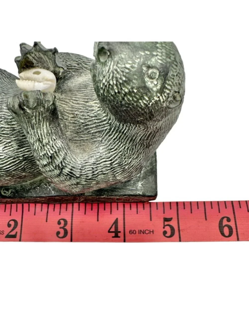 The Wolf Sculptures Handcrafted Canadian Gray Sea Otter Figurine W/ Shell